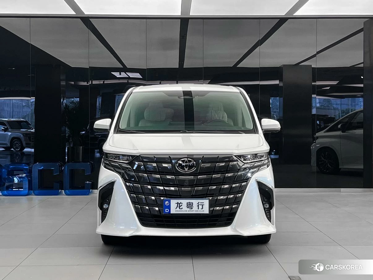 Toyota Alphard 2023 Белый из Китая