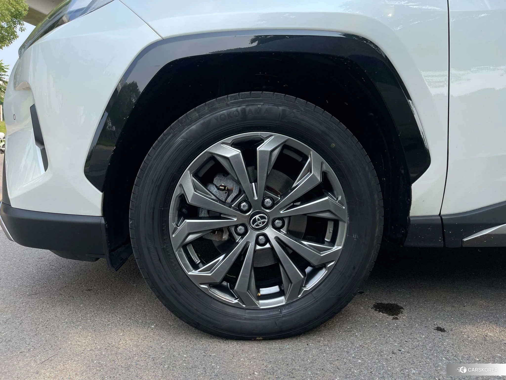 Toyota RAV4 2024 Белый из Китая