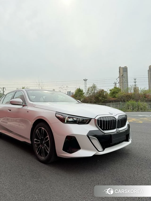 BMW 5 series 2026 Белый из Китая