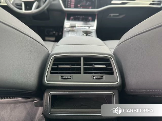 Audi A6 2022 Темно-серый из Китая