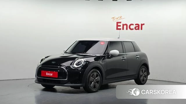 Mini Cooper 2023 Черный из Кореи
