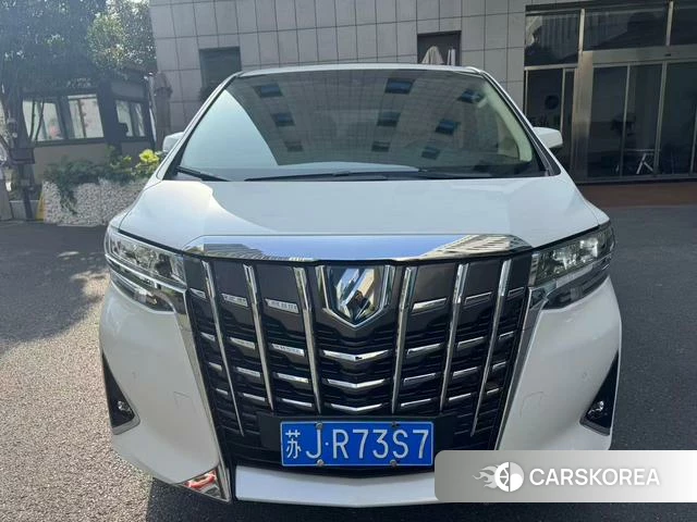 Toyota Alphard 2023 Белый из Китая