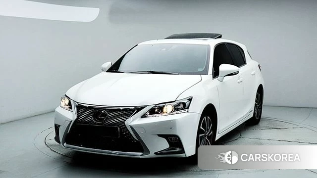 Lexus CT200h 2020 Белый из Кореи