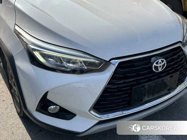 Toyota Yaris L 2021 Белый из Китая