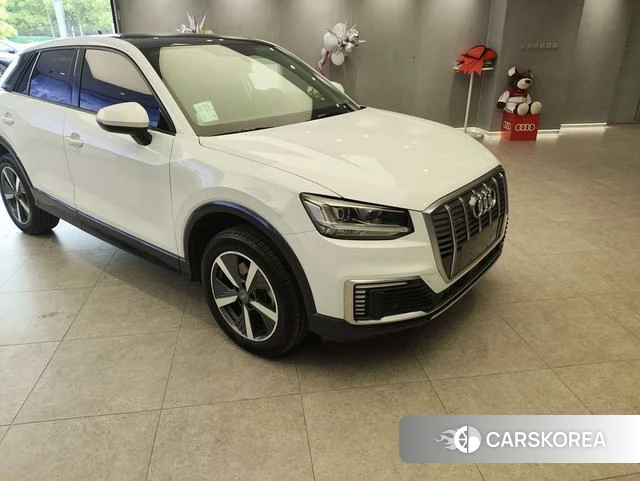 Audi Q2L 2020 Белый из Китая