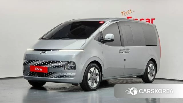 Hyundai Staria 2023 Серебристо-серый из Кореи