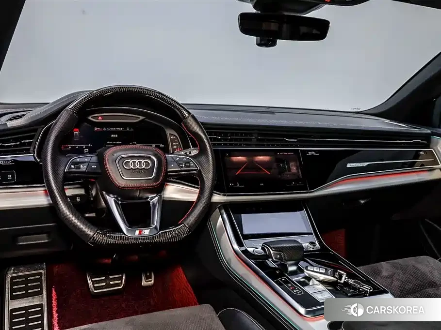 Audi Q8 2020 Silver/gray из Китая