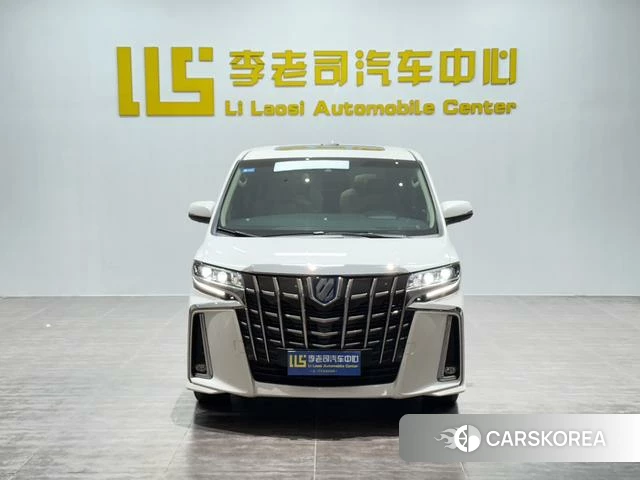 Toyota Alphard 2022 Белый из Китая