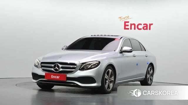 Mercedes-Benz E-Class W213 2018 Серебряный из Кореи
