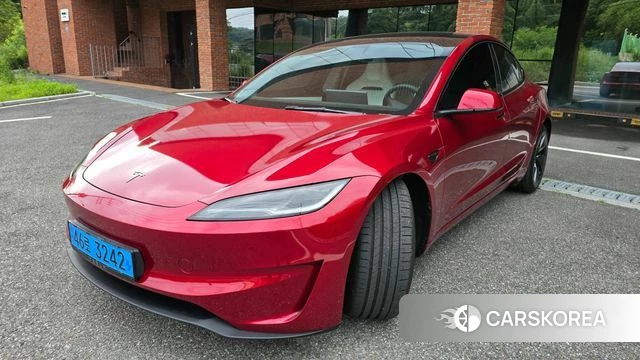 Tesla Model 3 2024 Красный из Кореи
