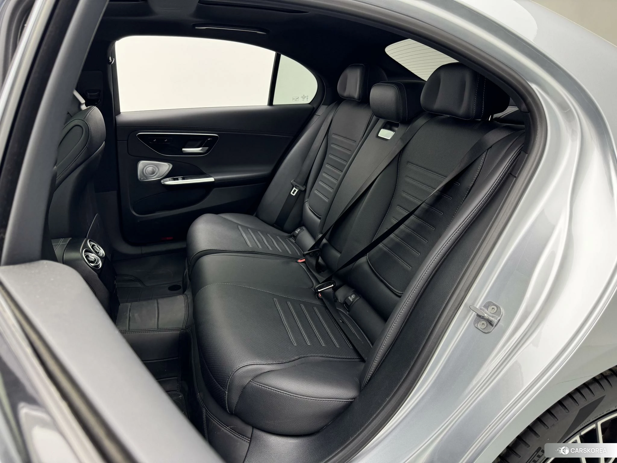 Mercedes-Benz C-class 2023 Серебристо-серый из Китая