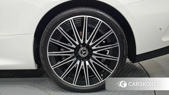 Mercedes-Benz CLE-Class C236 2025 Белый из Кореи