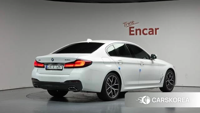 BMW 5 Series (G30) 2023 Белый из Кореи