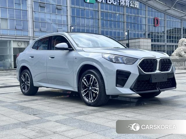 BMW X2 2025 Серебристо-серый из Китая