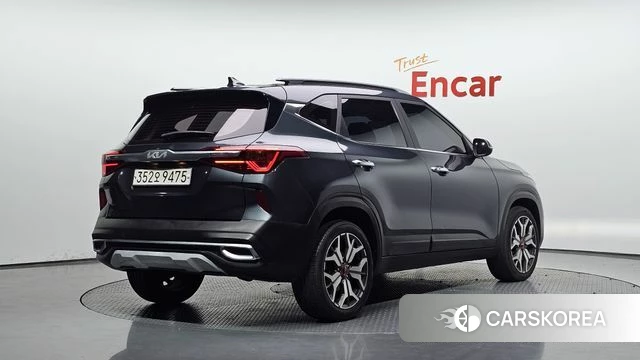 Kia Seltos 2022 Серый из Кореи
