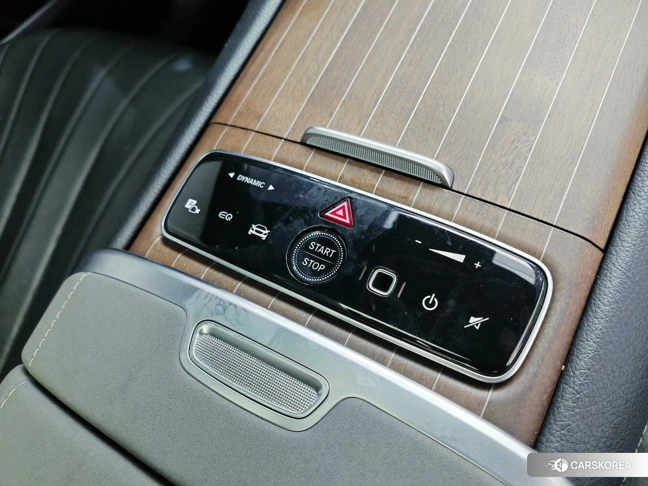 Mercedes-Benz EQS 2023 Серебристо-серый из Китая