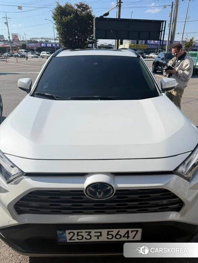 Toyota RAV4 5th Generation 2024 Белый из Кореи