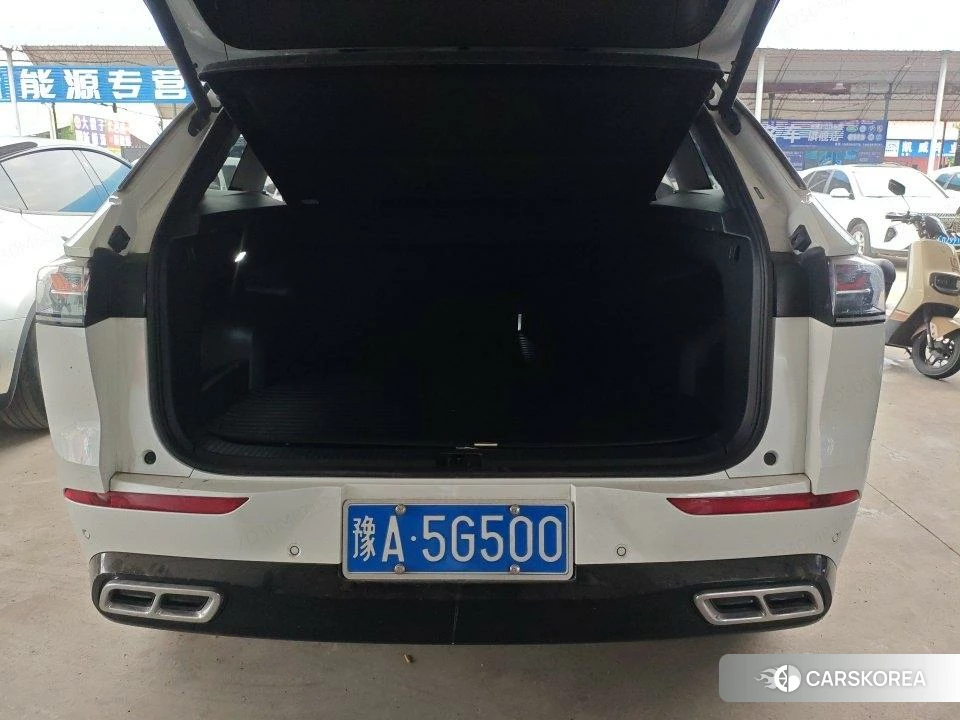 Volkswagen Tavendor 2022 Белый из Китая