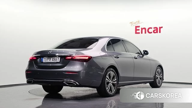 Mercedes-Benz E-Class W213 2021 Серый из Кореи