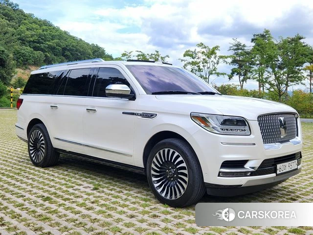 Lincoln Navigator 4th generation 2019 Белый из Кореи