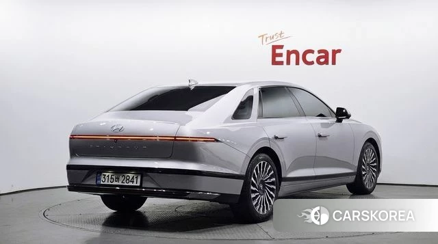 Hyundai Grandeur Hybrid (GN7) 2023 Серебристо-серый из Кореи