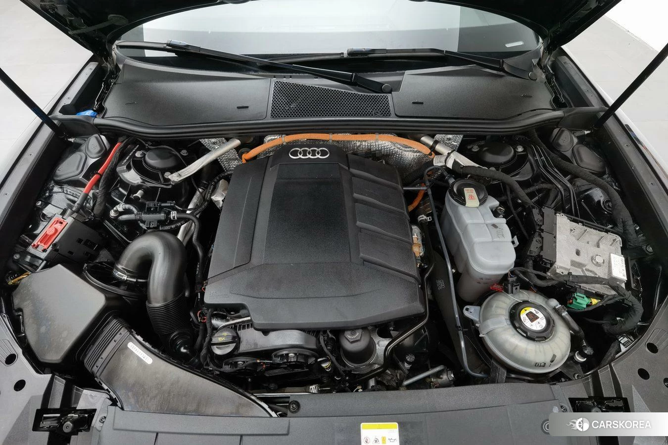 Audi A6L 2020 Черный из Китая