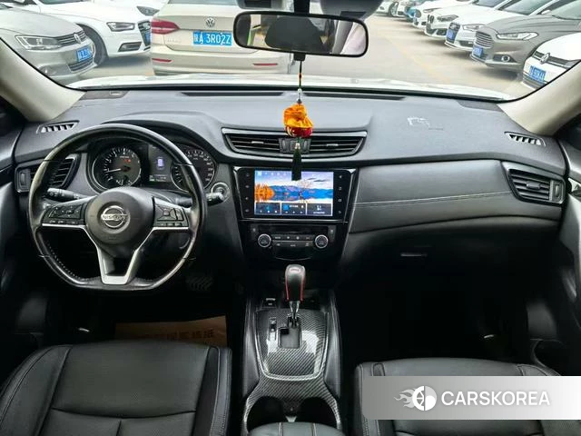 Nissan X-Trail 2021 Белый из Китая
