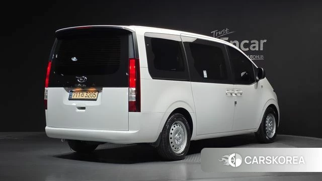 Hyundai Staria 2023 Белый из Кореи