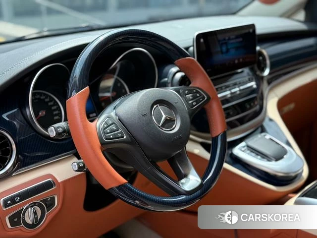 Mercedes-Benz V-Class 2023 Черный из Китая