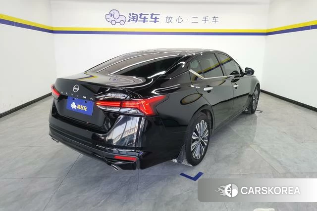 Nissan Altima 2023 Черный из Китая