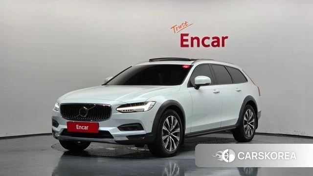Volvo V90 Cross-Country 2022 Белый из Кореи