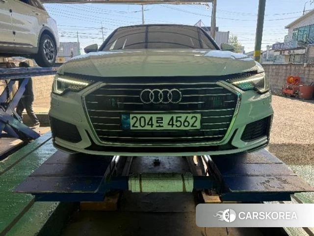 Audi A6 (C8) 2021 Белый из Кореи