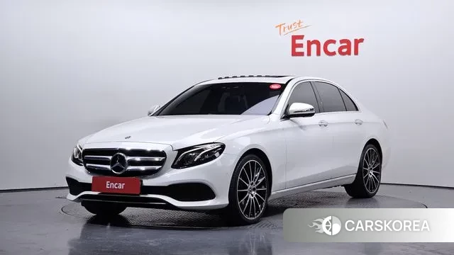 Mercedes-Benz E-Class W213 2018 Белый из Кореи