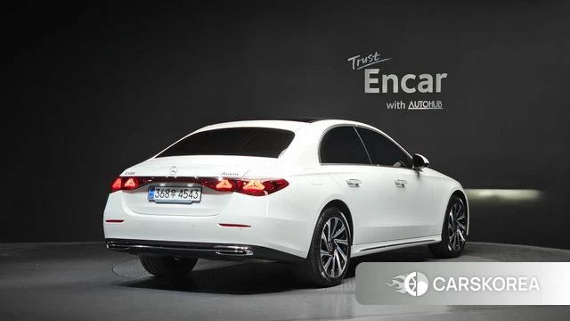 Mercedes-Benz E-Class W214 2024 Белый из Кореи