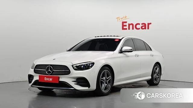 Mercedes-Benz E-Class W213 2023 Белый из Кореи