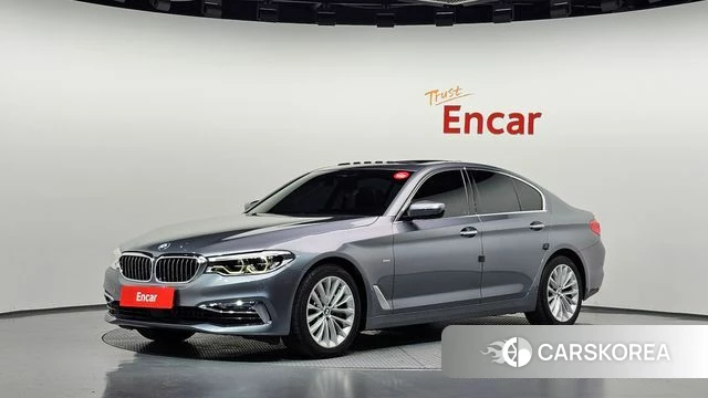 BMW 5 Series (G30) 2018 Серебристо-серый из Кореи