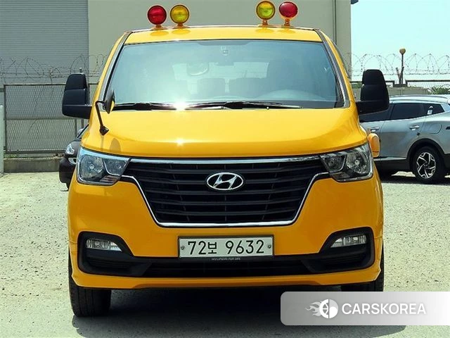 Hyundai The New Grand Starex 2019 Желтый из Кореи