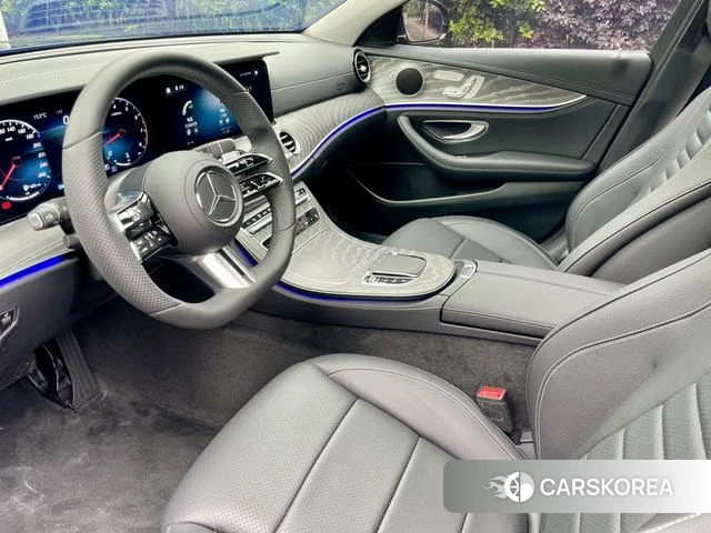 Mercedes-Benz E-Class 2023 Темно-серый из Китая