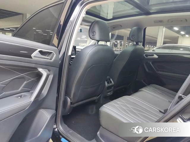 Volkswagen Tiguan L 2022 Черный из Китая