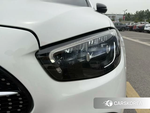 Mercedes-Benz E-Class 2021 Белый из Китая