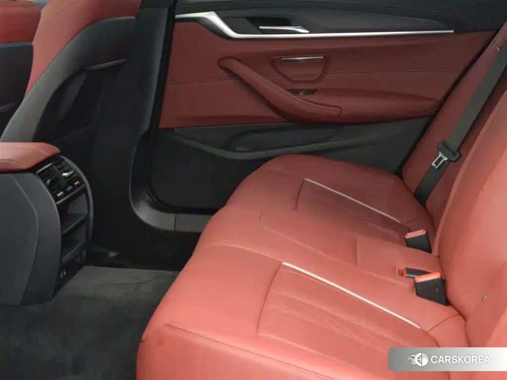 BMW 5 series 2022 Черный из Китая