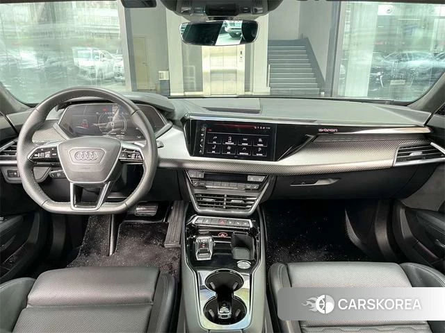 Audi e-tron 2025 Черный из Китая
