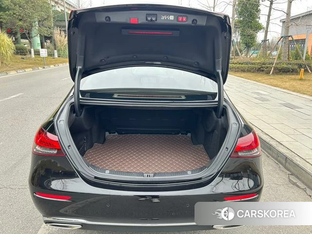 Mercedes-Benz E-Class 2023 Черный из Китая