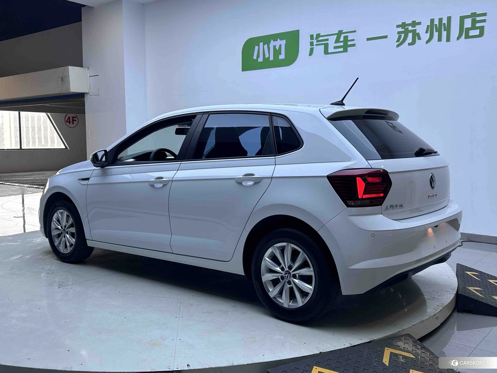 Volkswagen Polo 2023 Белый из Китая