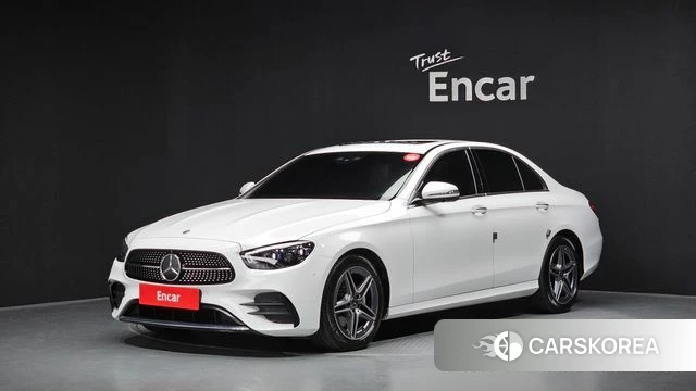 Mercedes-Benz E-Class W213 2023 Белый из Кореи