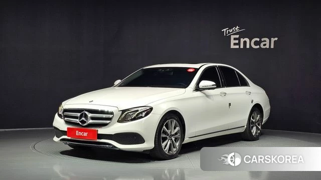 Mercedes-Benz E-Class W213 2018 Белый из Кореи