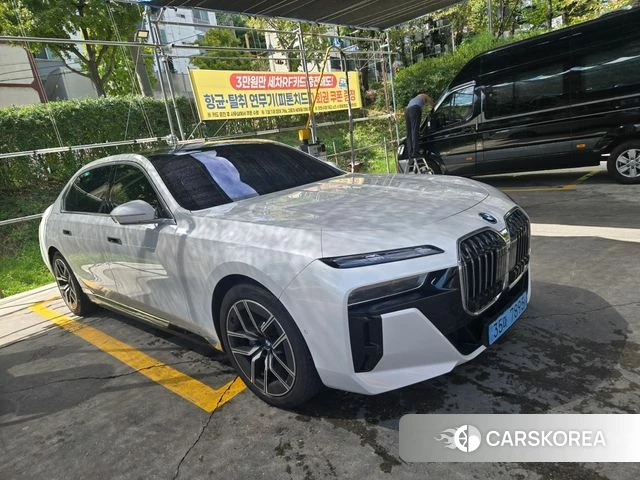 BMW i7 (G70) 2026 Белый из Кореи