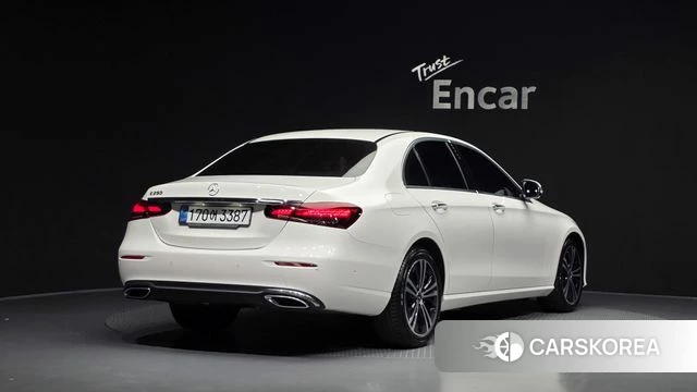 Mercedes-Benz E-Class W213 2022 Белый из Кореи