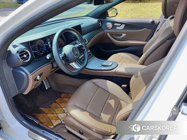 Mercedes-Benz E-Class 2021 Белый из Китая