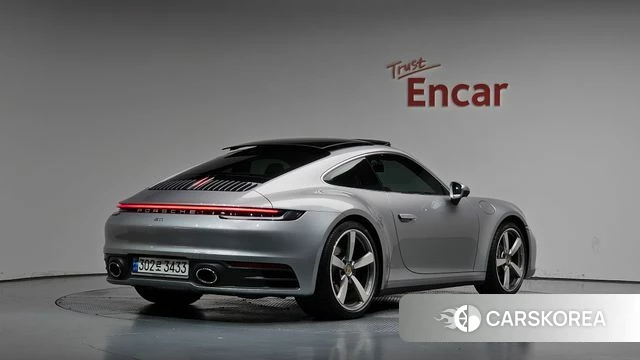 Porsche 911(992) 2022 Серебристо-серый из Кореи
